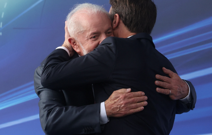Makronun Braziliya lideri ilə romantik fotoları
